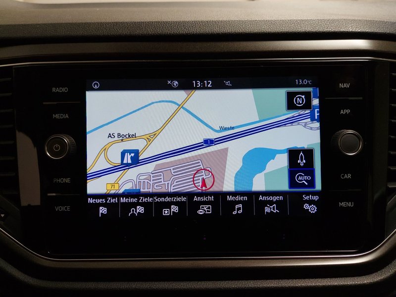 Volkswagen T-Roc 2.0 TDI Style automatik • ACC • LED — 19