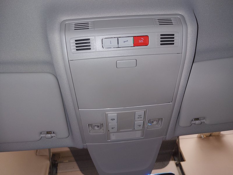 Volkswagen Tiguan 1.4 TSI eHybrid Life automatik • ACC • LED — 13
