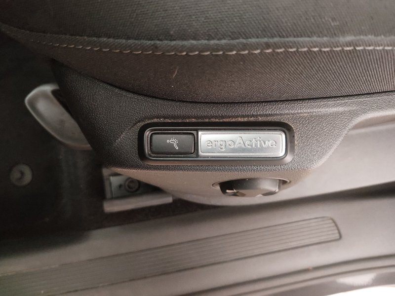 Volkswagen Tiguan 1.4 TSI eHybrid Life automatik • ACC • LED — 15