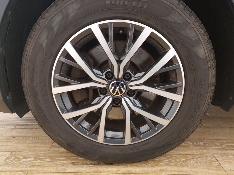 Volkswagen Tiguan 1.4 TSI eHybrid Life automatik • ACC • LED — 8