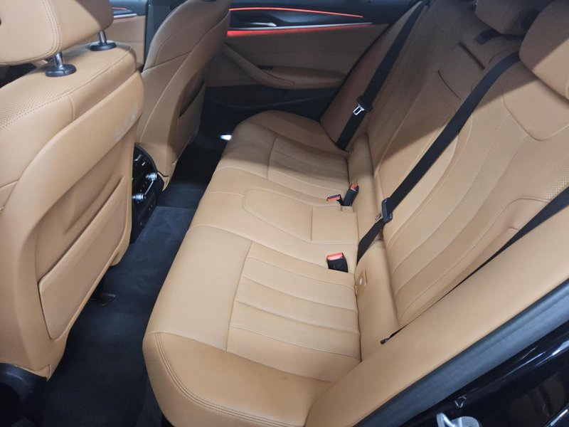 BMW 520d Touring xDrive automatik M Sport • ACC • koža — 13