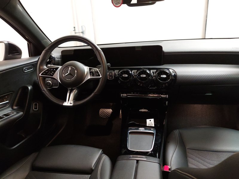 Mercedes-Benz A 180 d automatik • ACC • Full LED — 18