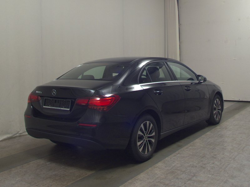 Mercedes-Benz A 180 d automatik • ACC • Full LED — 4
