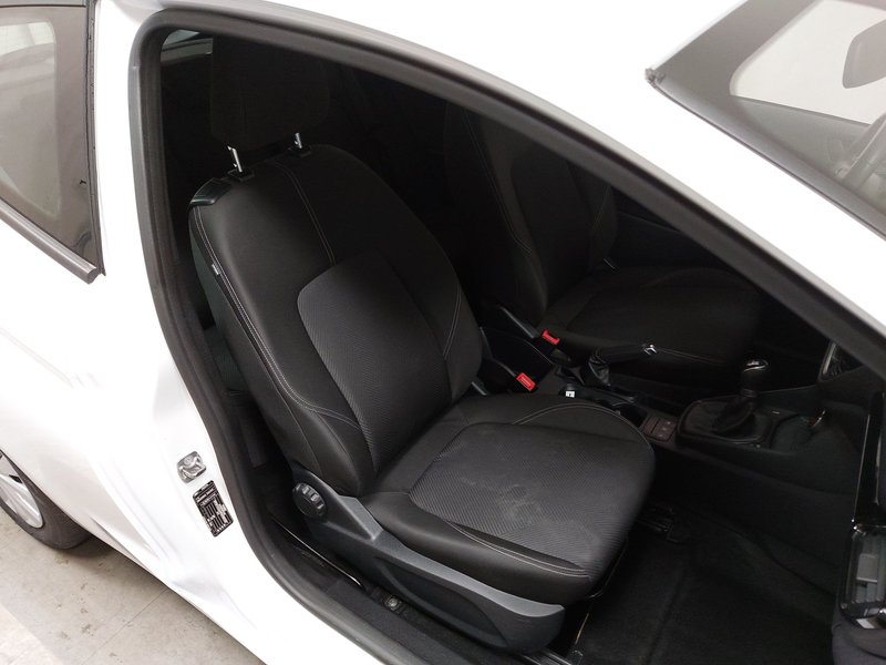 Ford Fiesta 1.1 Cool&Connect • Full LED — 10