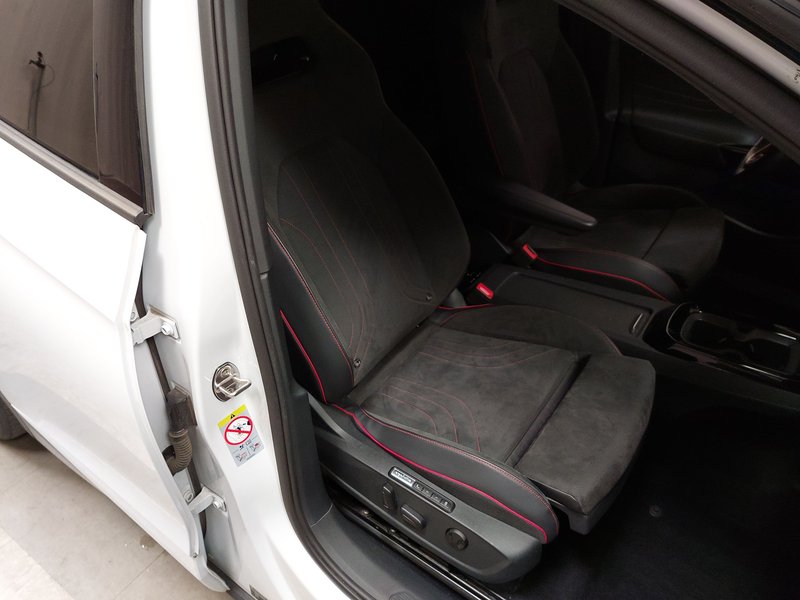Volkswagen ID.4 GTX 4M • ACC • LED — 10