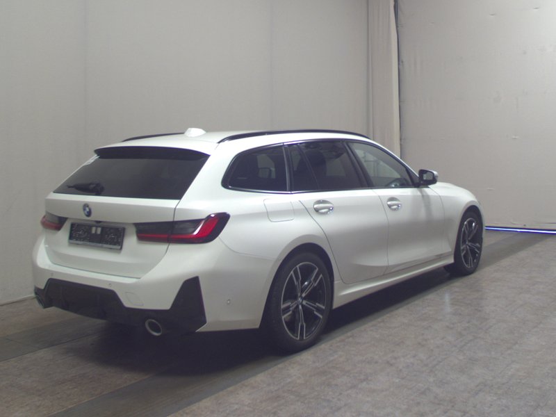 BMW 320d Touring M Sport automatik • HUD • digitalni instrumenti — 4
