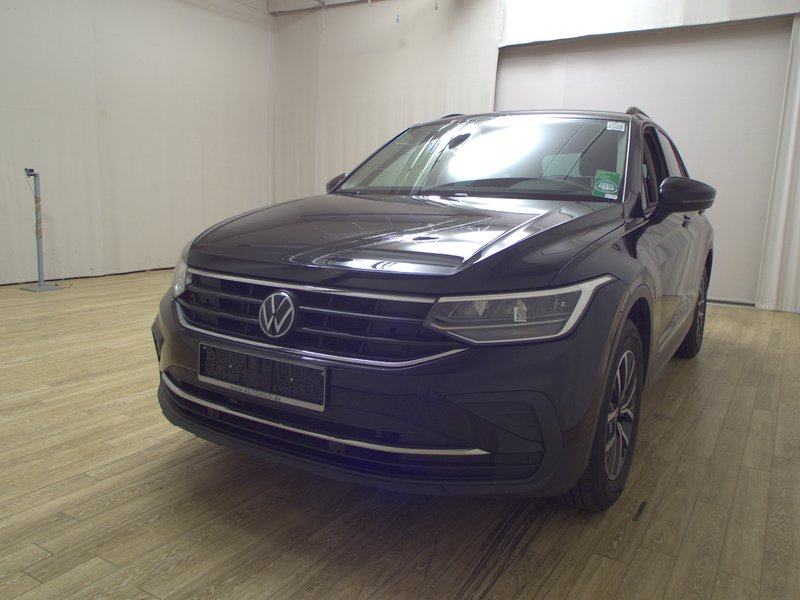 Volkswagen Tiguan 2.0 TDI automatik Life • ACC • LED — 2