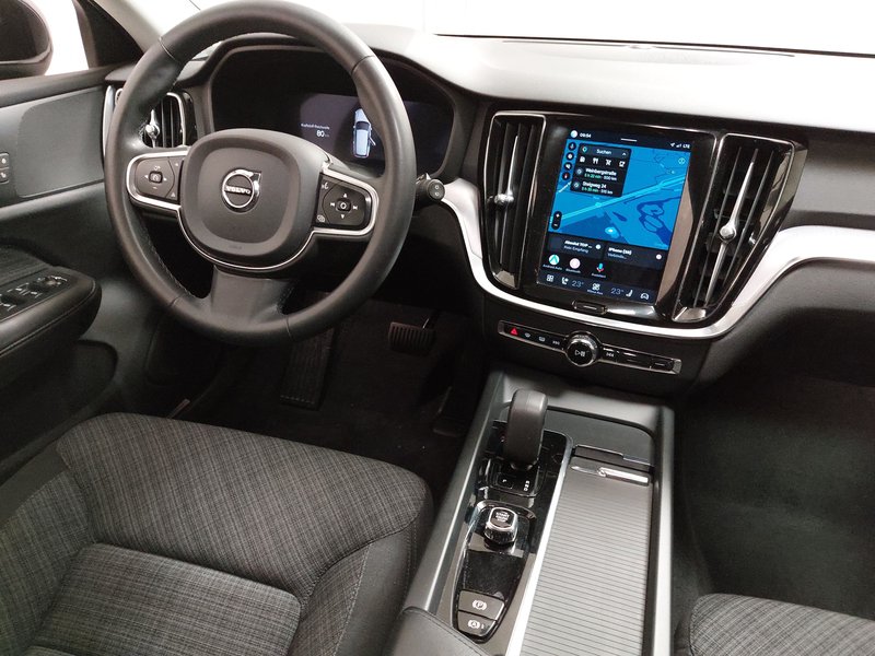 Volvo V60 B4 automatik • Full LED • digitalni instrumenti — 18