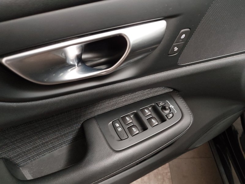 Volvo V60 B4 automatik • Full LED • digitalni instrumenti — 5