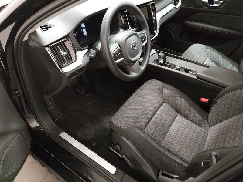 Volvo V60 B4 automatik • Full LED • digitalni instrumenti — 6