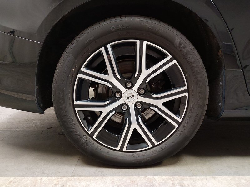 Volvo V60 B4 automatik • Full LED • digitalni instrumenti — 8