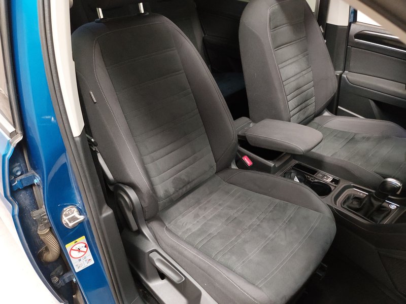 Volkswagen Touran 2.0 TDI automatik • panorama • ACC — 10