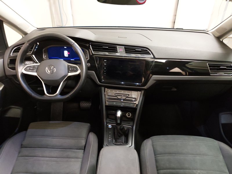 Volkswagen Touran 2.0 TDI automatik • panorama • ACC — 16