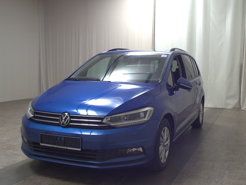 Volkswagen Touran 2.0 TDI automatik • panorama • ACC — 2