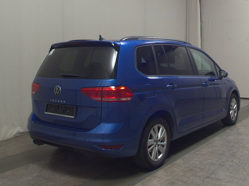 Volkswagen Touran 2.0 TDI automatik • panorama • ACC — 4