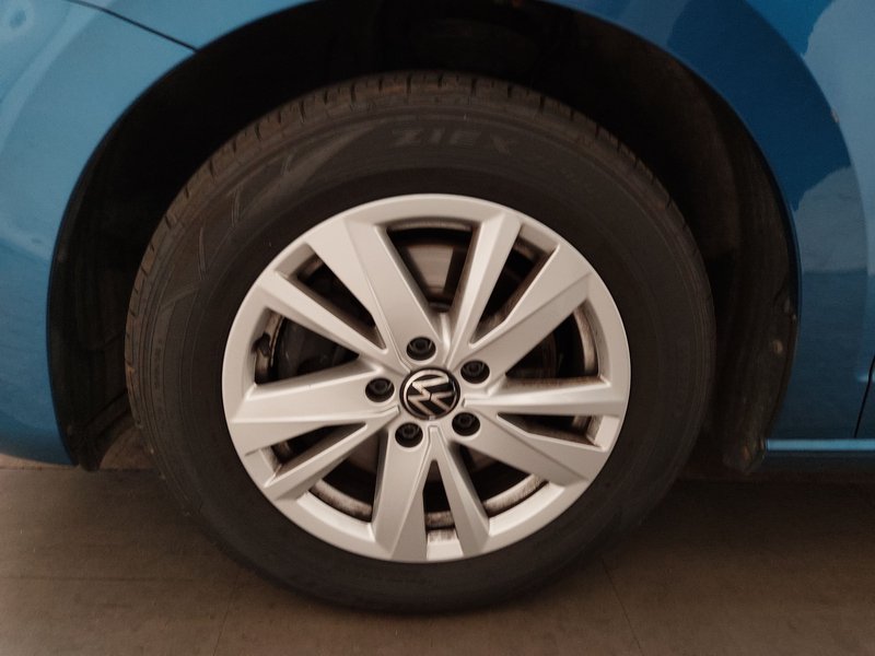 Volkswagen Touran 2.0 TDI automatik • panorama • ACC — 8