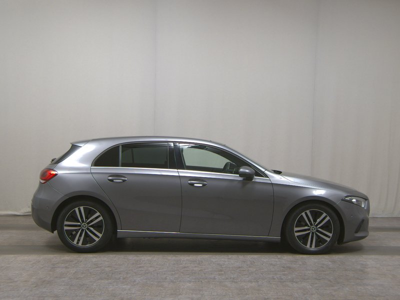 Mercedes-Benz A 180 d automatik Style • LED • panorama
