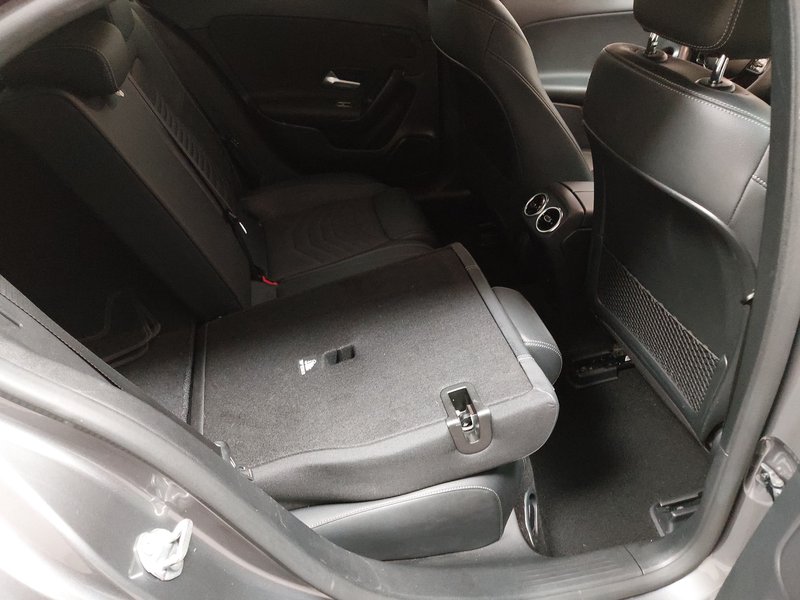 Mercedes-Benz A 180 d automatik Style • LED • panorama — 11