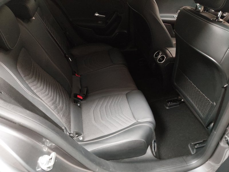 Mercedes-Benz A 180 d automatik Style • LED • panorama — 12