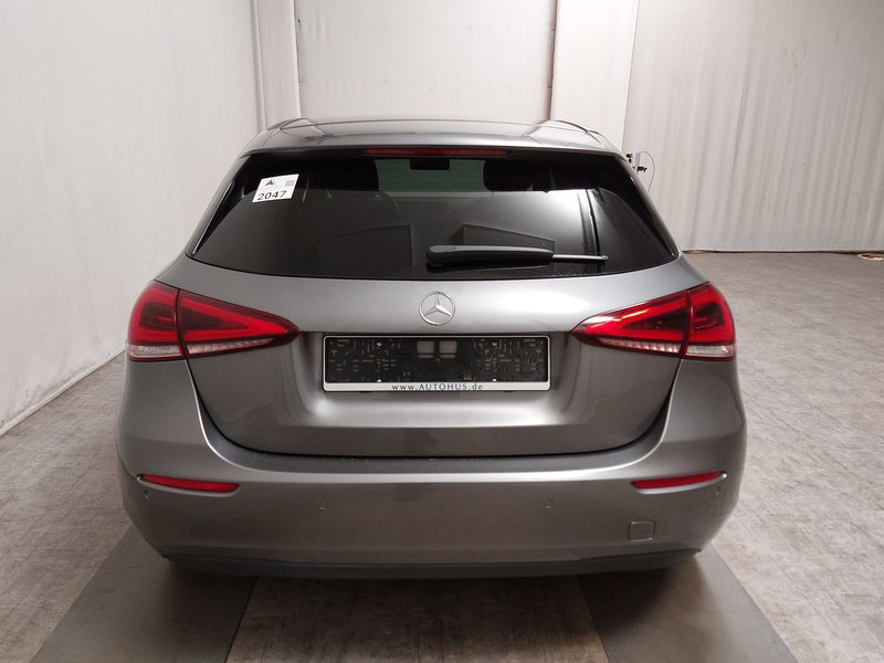 Mercedes-Benz A 180 d automatik Style • LED • panorama — 14