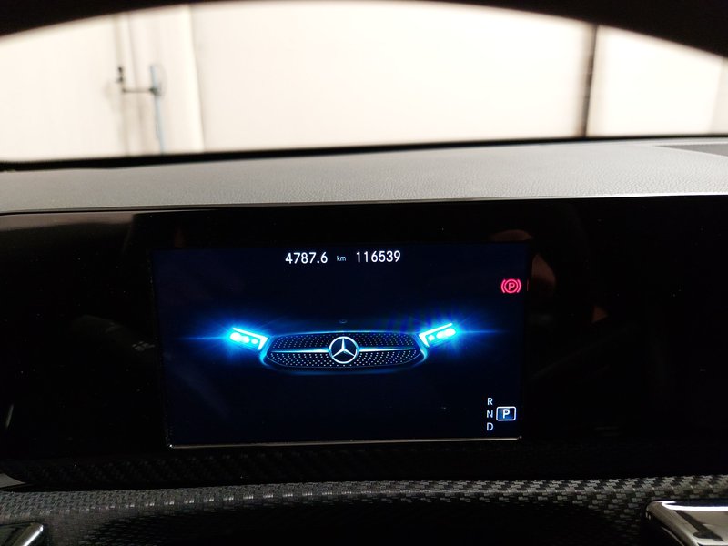 Mercedes-Benz A 180 d automatik Style • LED • panorama — 21