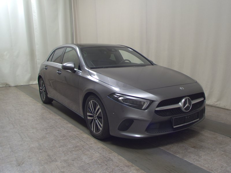 Mercedes-Benz A 180 d automatik Style • LED • panorama — 3