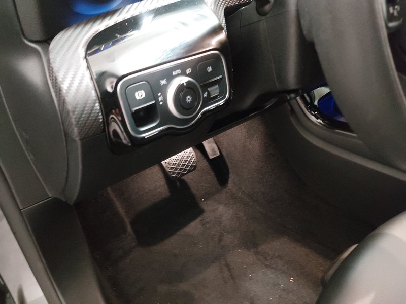 Mercedes-Benz A 180 d automatik Style • LED • panorama — 7