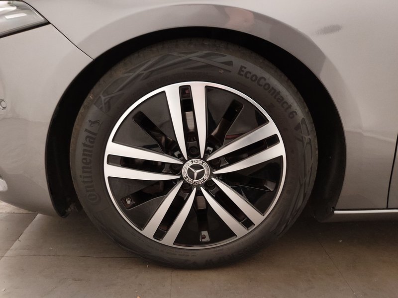 Mercedes-Benz A 180 d automatik Style • LED • panorama — 8