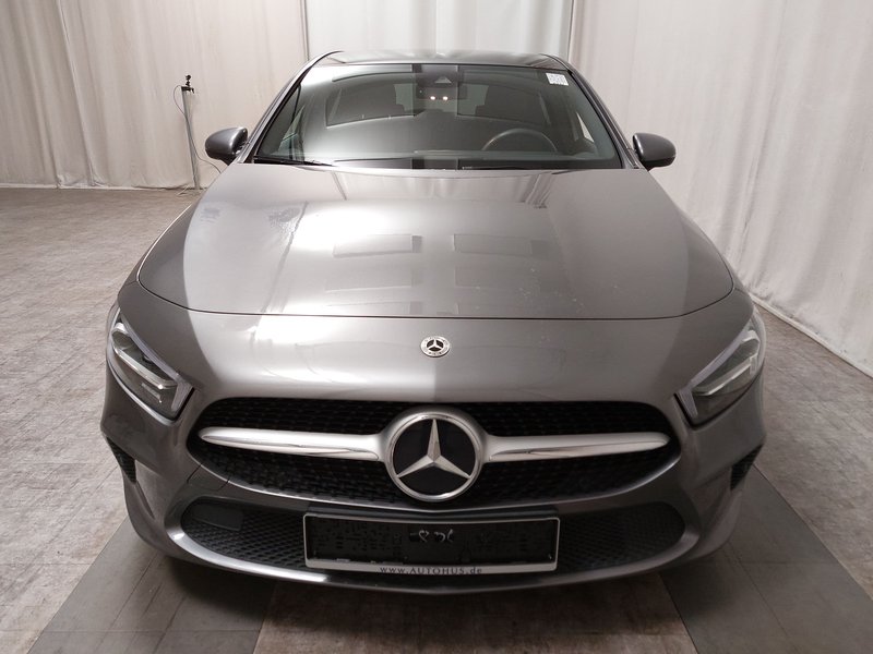 Mercedes-Benz A 180 d automatik Style • LED • panorama — 9