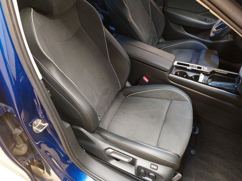 VW Passat Variant 2.0 TDI Elegance automatik • 360° kamera • ACC — 10