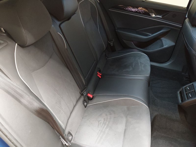 VW Passat Variant 2.0 TDI Elegance automatik • 360° kamera • ACC — 12