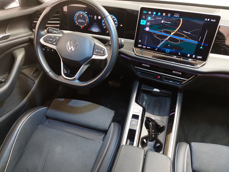 VW Passat Variant 2.0 TDI Elegance automatik • 360° kamera • ACC — 19