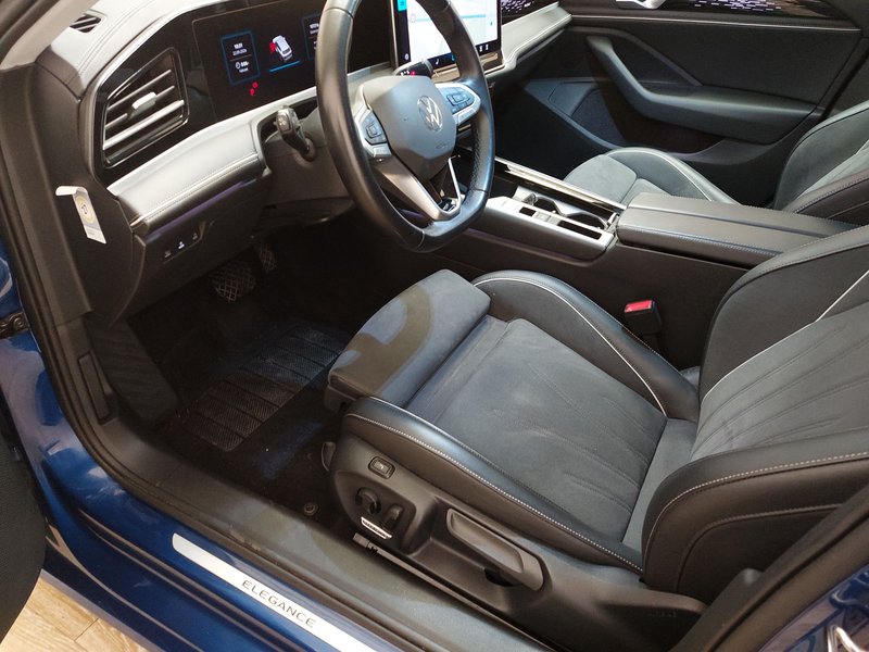 VW Passat Variant 2.0 TDI Elegance automatik • 360° kamera • ACC — 6