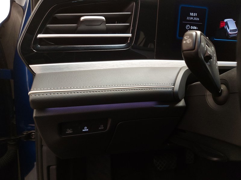 VW Passat Variant 2.0 TDI Elegance automatik • 360° kamera • ACC — 7