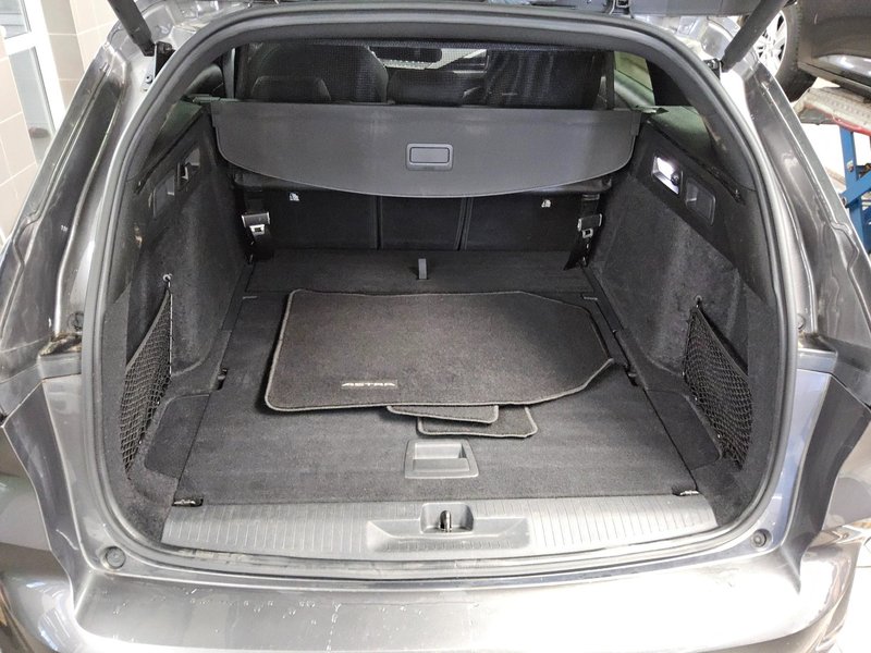 Opel Astra Sports Tourer 1.5 D automatik GS Line • ACC • kuka za vuču — 12