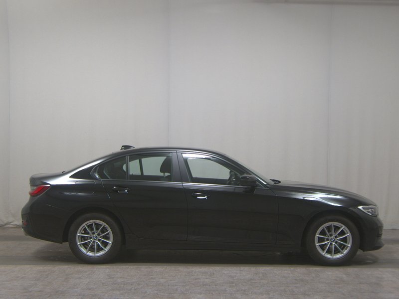 BMW 320d automatik • LED • digitalni instrumenti