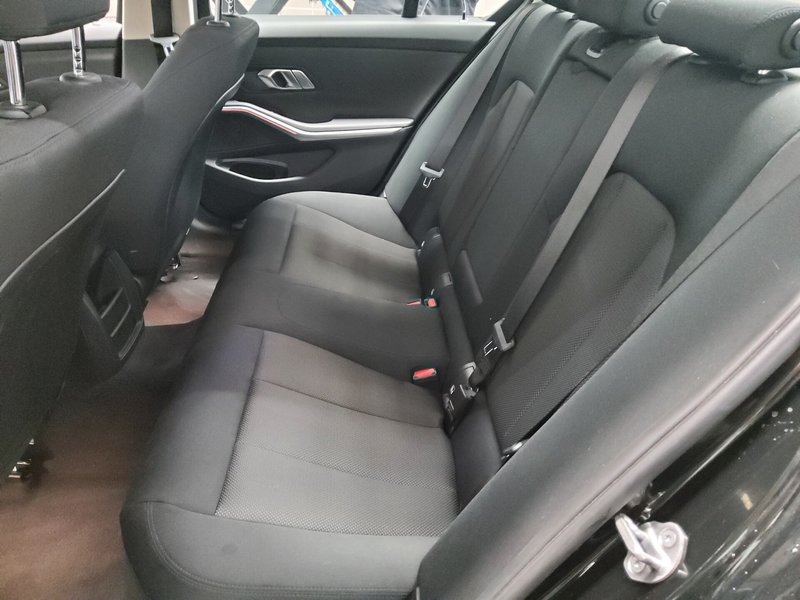BMW 320d automatik • LED • digitalni instrumenti — 13