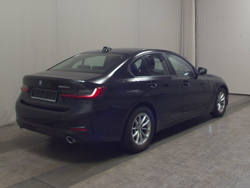 BMW 320d automatik • LED • digitalni instrumenti — 4
