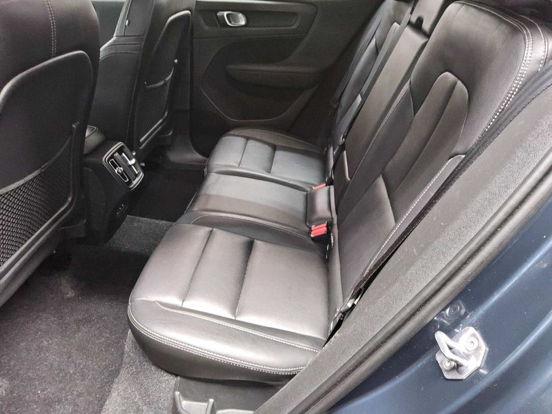 Volvo XC40 D3 automatik Inscription • AHK • električna peta vrata — 13