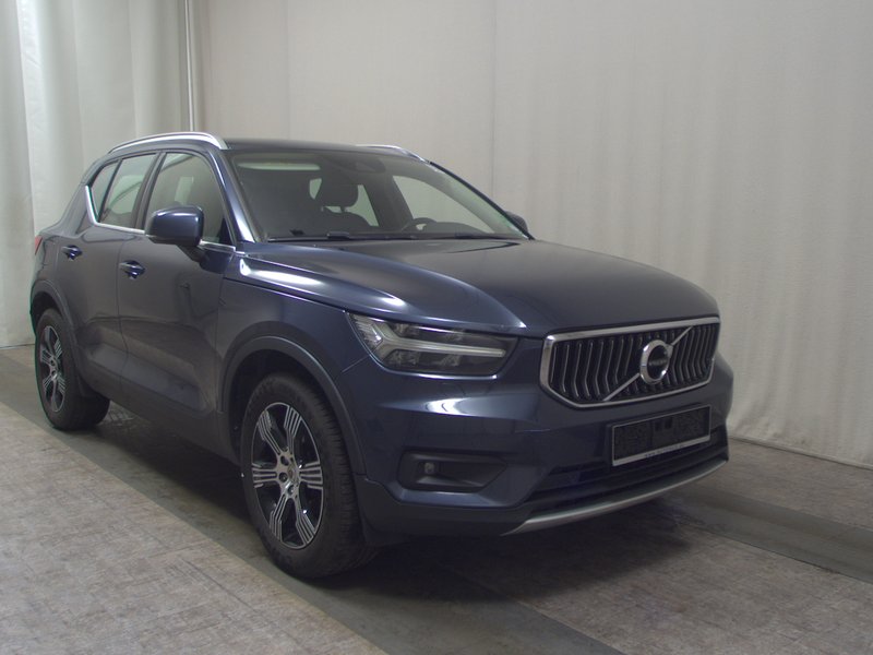 Volvo XC40 D3 automatik Inscription • AHK • električna peta vrata — 3