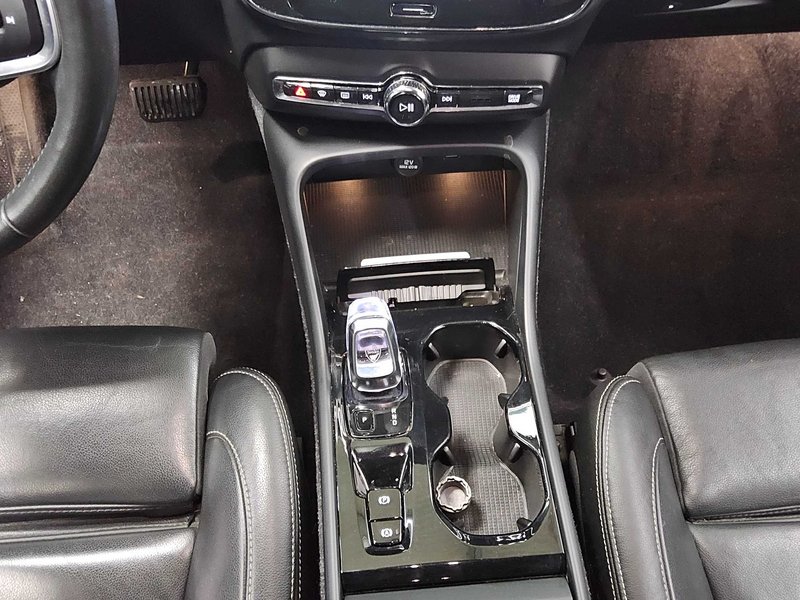Volvo XC40 D3 automatik Inscription • AHK • električna peta vrata — 6