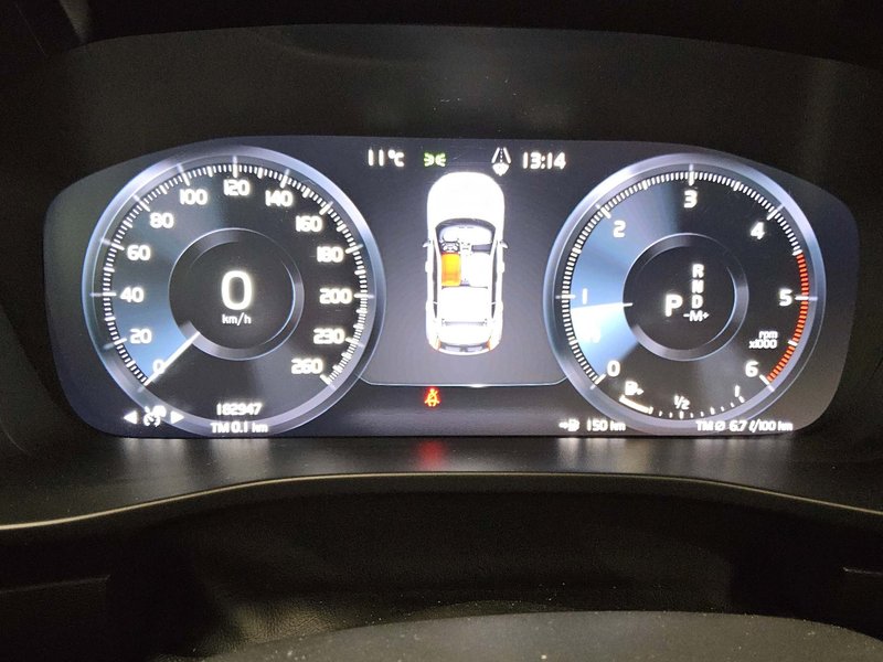Volvo XC40 D3 automatik Inscription • AHK • električna peta vrata — 8