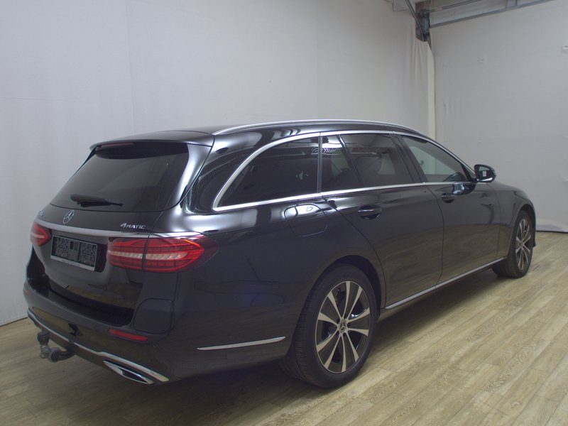 Mercedes-Benz E 300 de 4MATIC karavan automatik Exclusive • ACC • LED — 4