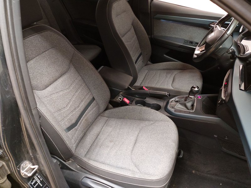 SEAT Arona 1.0 TSI Xperience • Full LED — 10