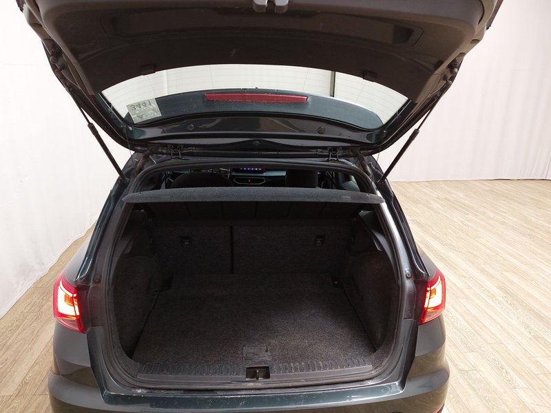 SEAT Arona 1.0 TSI Xperience • Full LED — 17