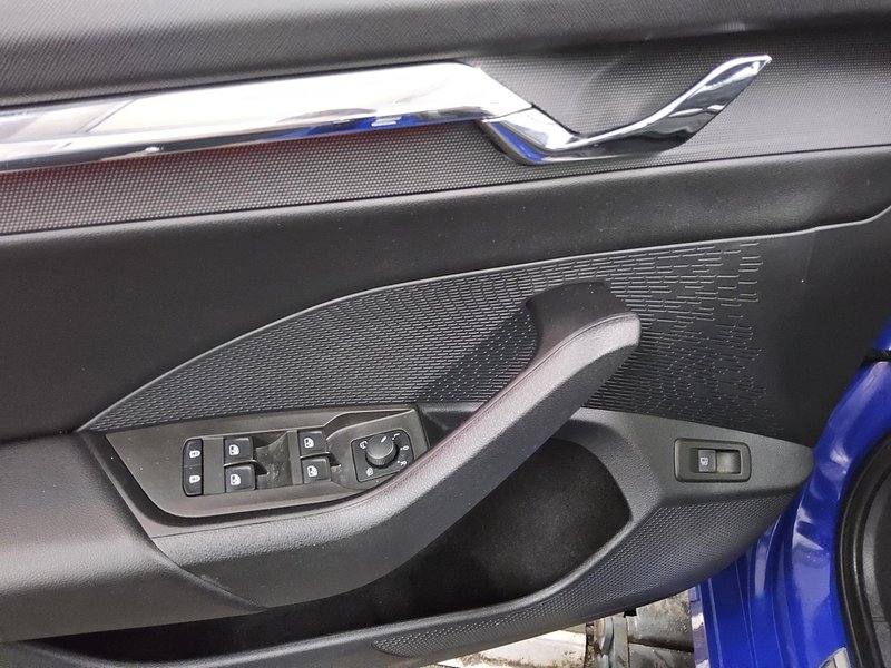 Škoda Octavia Kombi 1.4 TSI iV automatik Style • ACC • HUD — 10
