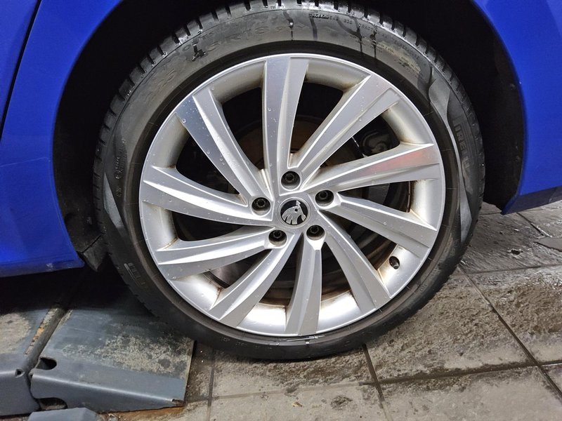 Škoda Octavia Kombi 1.4 TSI iV automatik Style • ACC • HUD — 11
