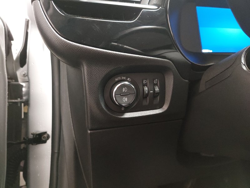 Opel Corsa 1.2 • digitalni instrumenti — 7