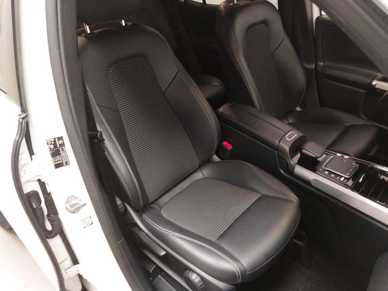 Mercedes-Benz GLB 220 d automatik Progressive • adaptivni ovjes • kuka za vuču — 10