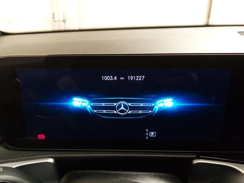 Mercedes-Benz GLB 220 d automatik Progressive • adaptivni ovjes • kuka za vuču — 17